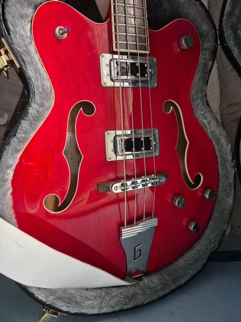 Gretsch Electromatic G5442B Bass Guitar Translucent Red Gretsch Hardcase Fender Tuner Leather Strap