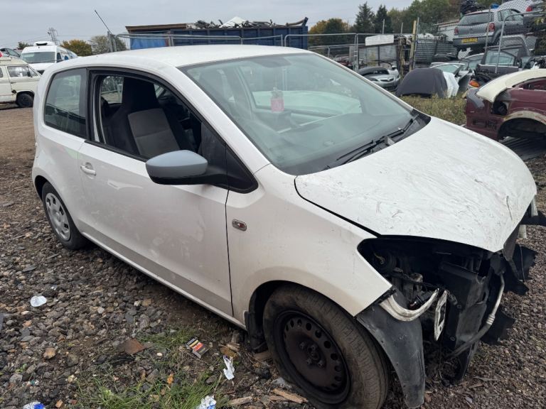 Seat mii 1.0 2013 white BREAKING FOR PARTS