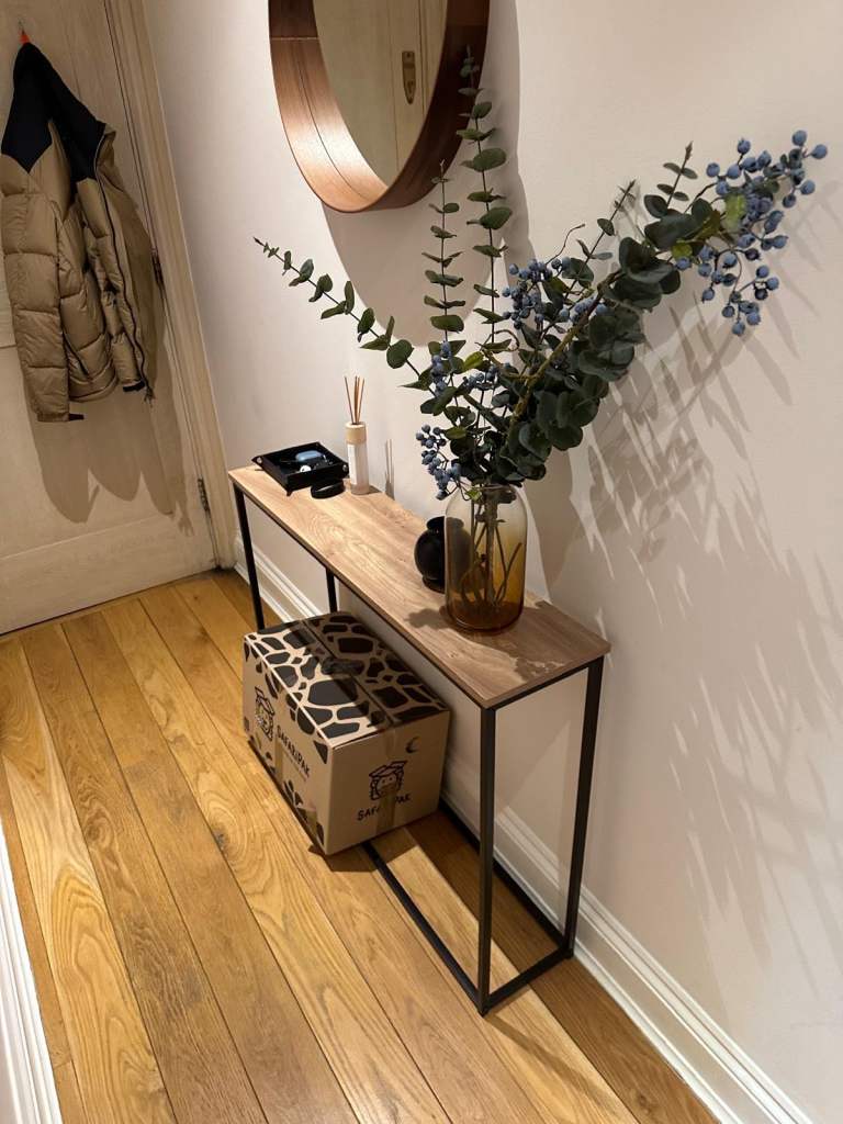 Console Table – £10 