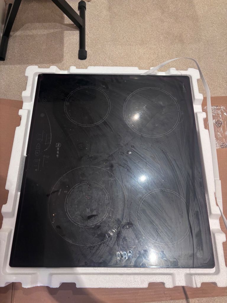 Free Neff Ceramic Hob (cracked glass)