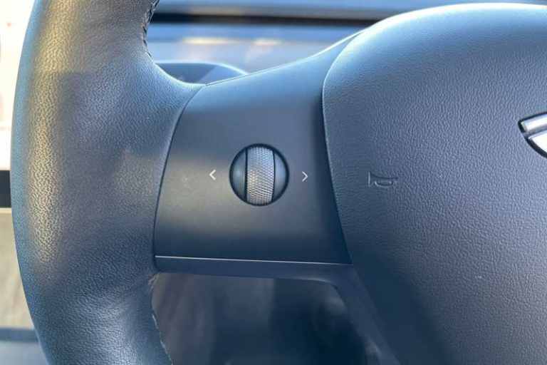 2022 Tesla Model 3 Standard Range Plus Saloon 4dr Electric Auto RWD (241 bhp) Saloon Electric Aut...