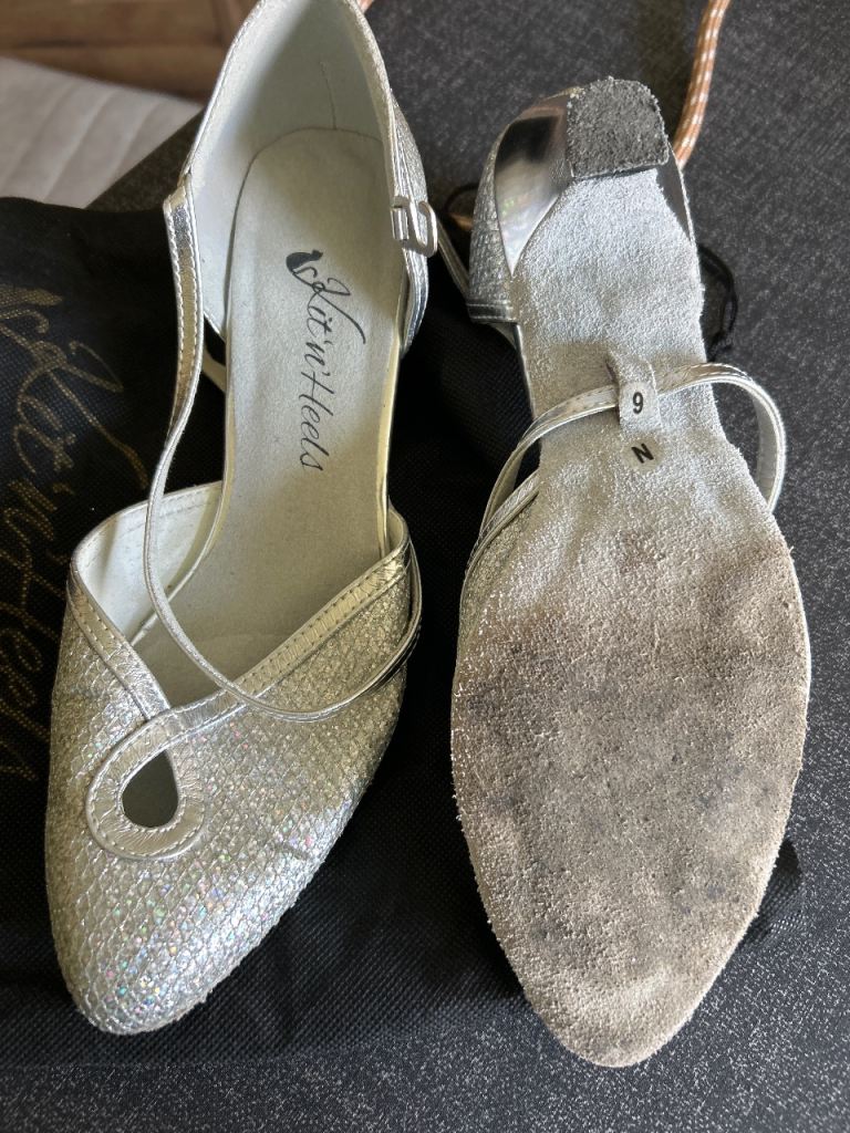 Silver Dance Shoes – Size 6, Fair Condition