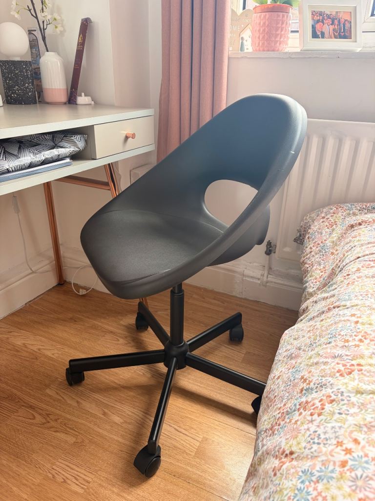 Desk chair 