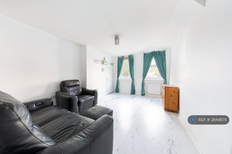 2 bedroom flat in Portree St, London, E14 (2 bed) (#2844874)