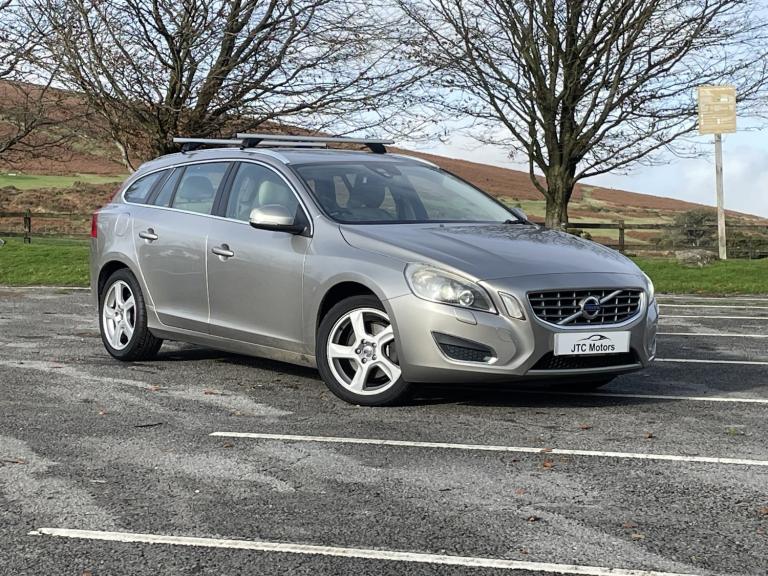 VOLVO V60 D3 [163] SE Lux 5dr Auto, Silver + Full history 2011