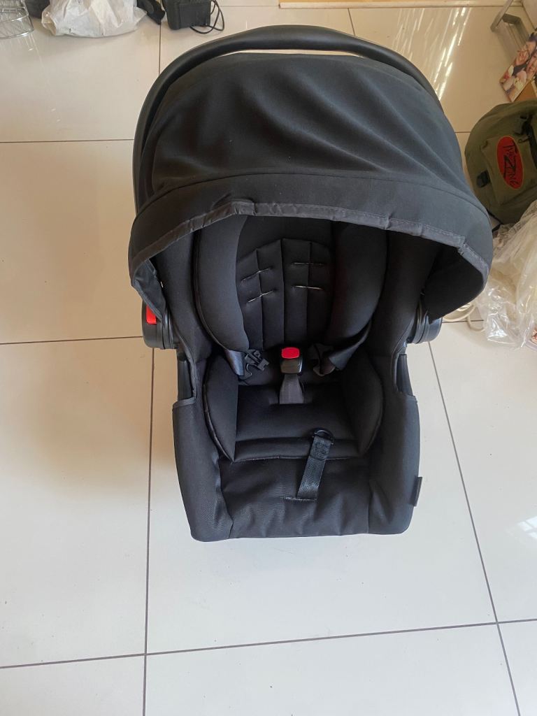 Baby carrier and car seat 