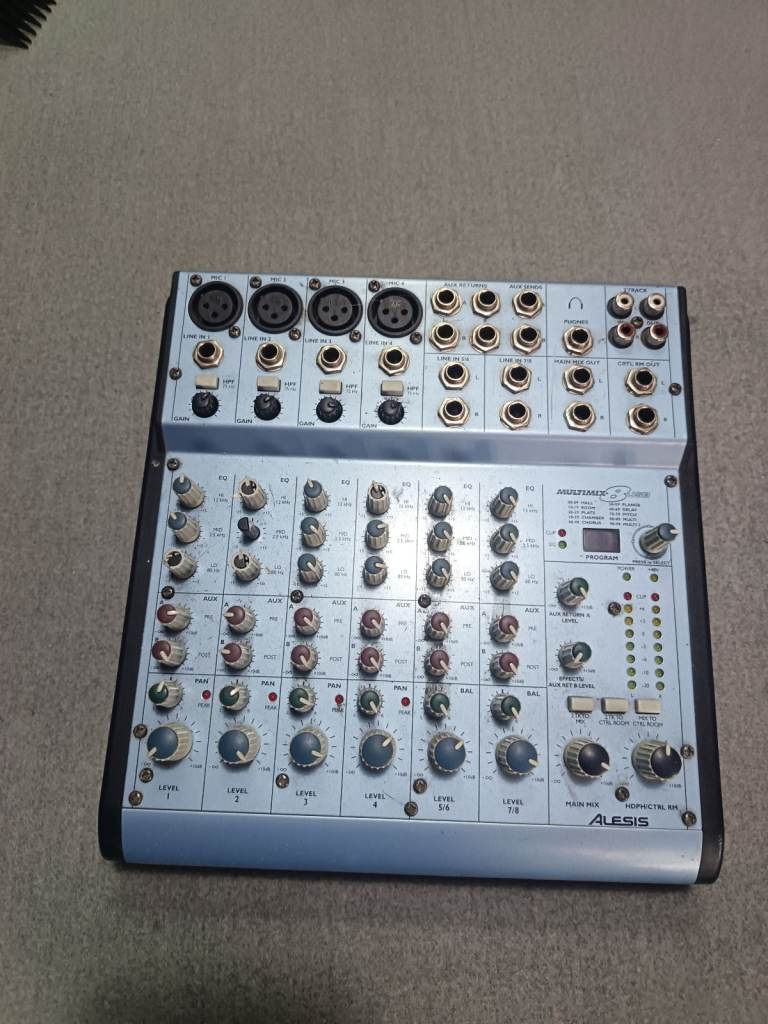 Alesis MultiMix mixer 8 channel