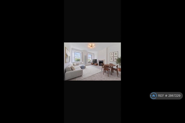 2 bedroom flat in Victoria Square, Bristol, BS8 (2 bed) (#2867229)