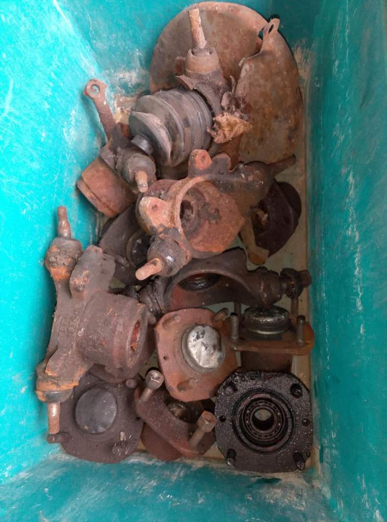 CLASSIC MINI FRONT OR REAR HUBS                 