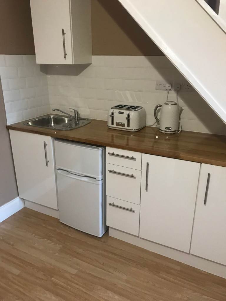 studio to rent in Sweetbriar road LE3 1AP