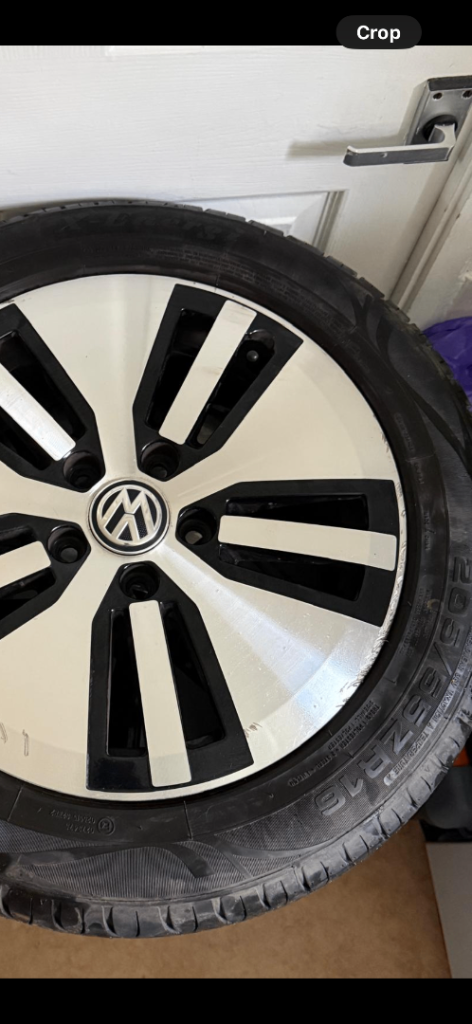 VW Golf Alloy Wheels & Tyres – Excellent Condition