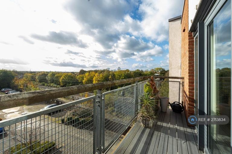 2 bedroom flat in Wilmslow Road, Manchester, M20 (2 bed) (#2713834)