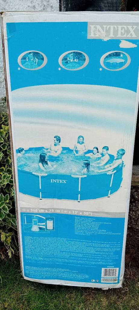 INTEX 12' X 30" ROUND FRAME SWIMMING POOL PLUS EXTRAS