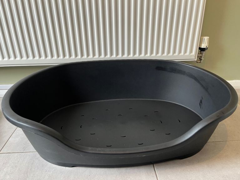 Plastic dog bed large black