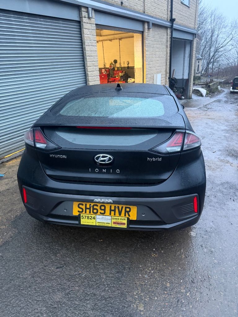 Wolverhapton Licensed Cars Available for Hire