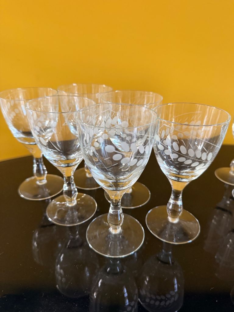 Set of matching glasses 