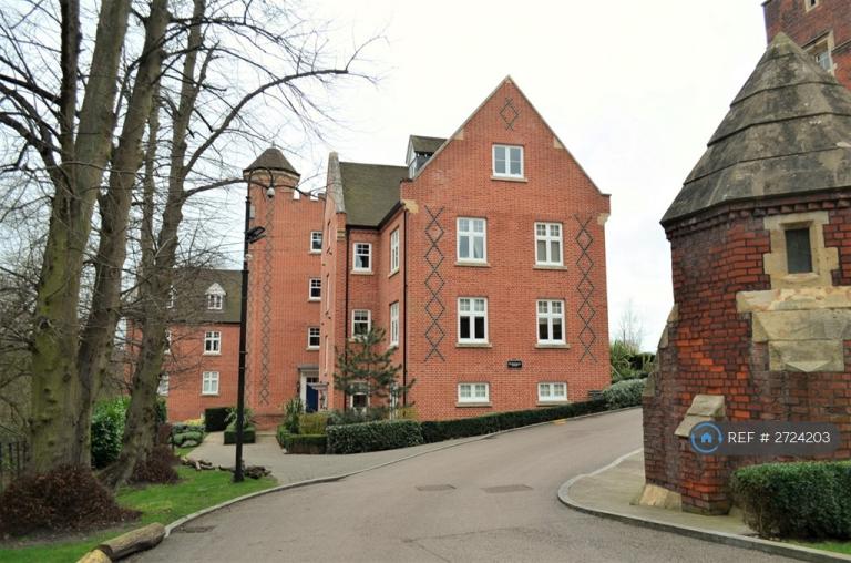 2 bedroom flat in The Galleries, Warley, Brentwood, CM14 (2 bed) (#2724203)