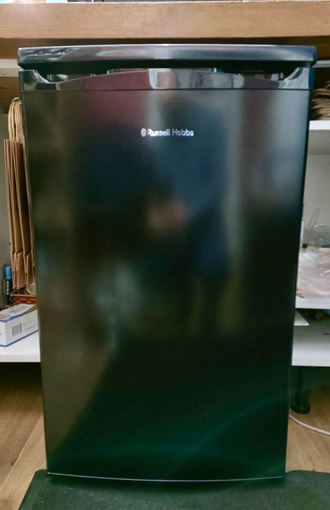 Russell Hobbs Under-Counter Fridge (112L) - Ideal for CAFE / FOOD TRUCK / OFFICE