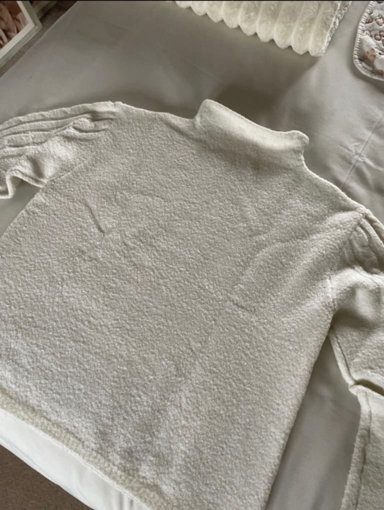 Woman’s Round Neck Jumper 