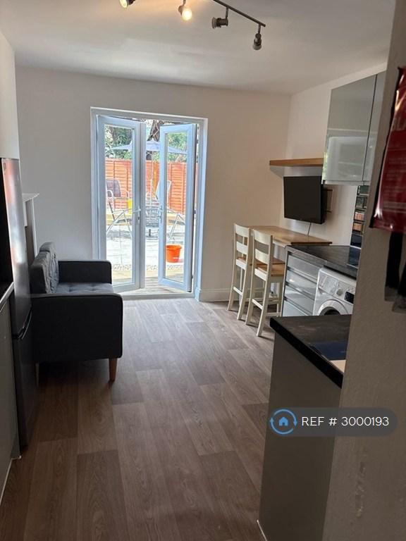 5 bedroom house in Coleman Road, London, SE5 (5 bed) (#3000193)