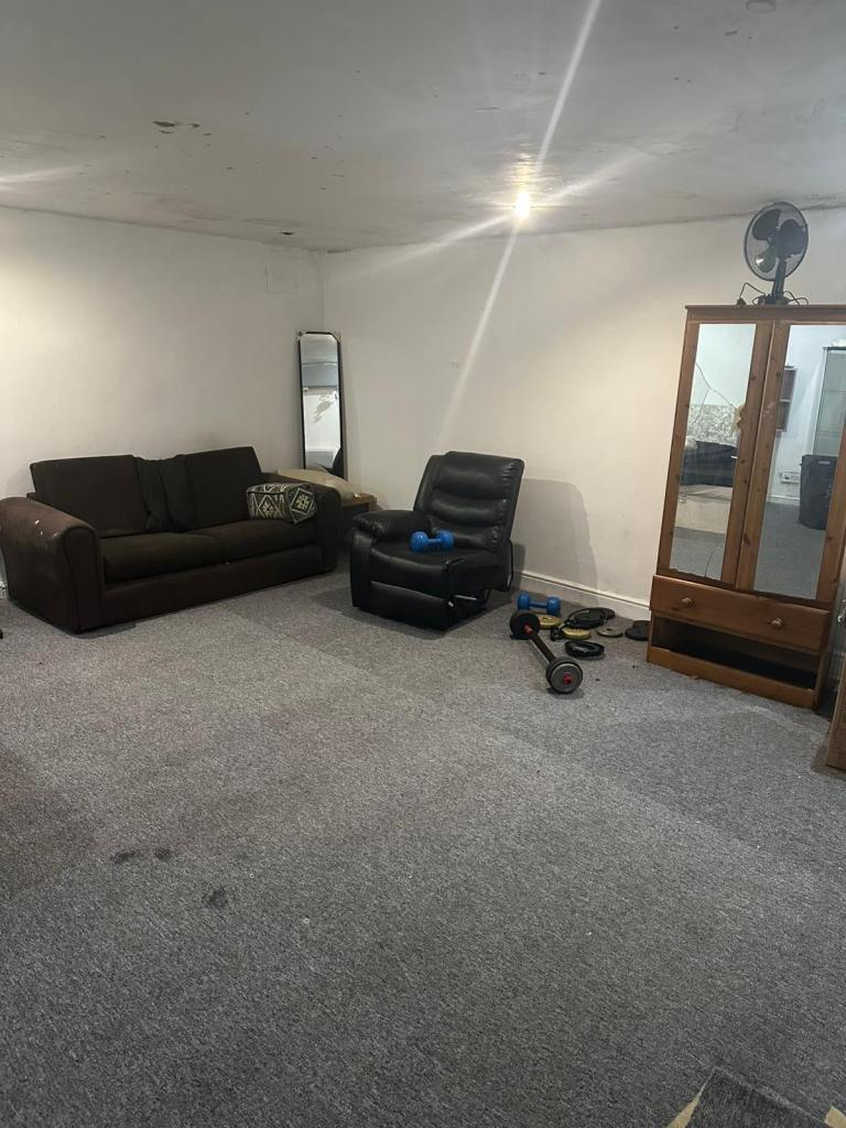 Room to rent or share in Luton