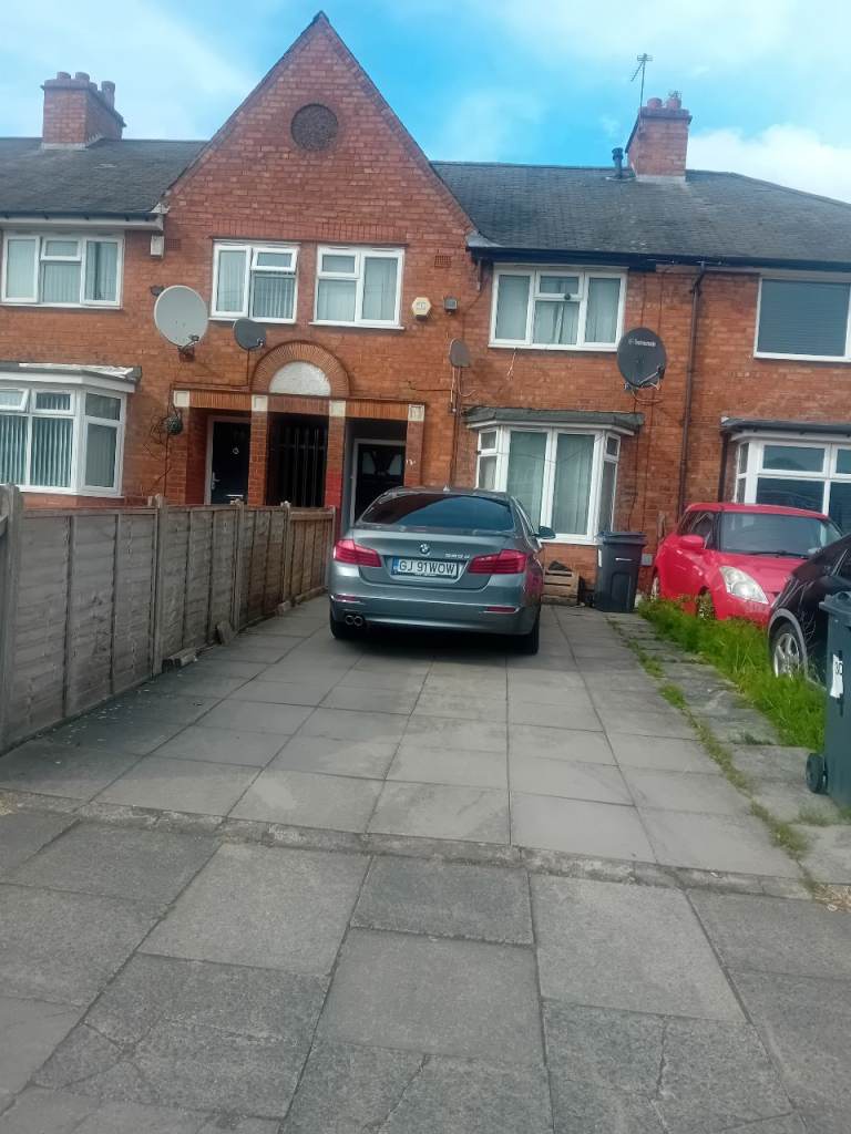 4 bedroom house to let 
