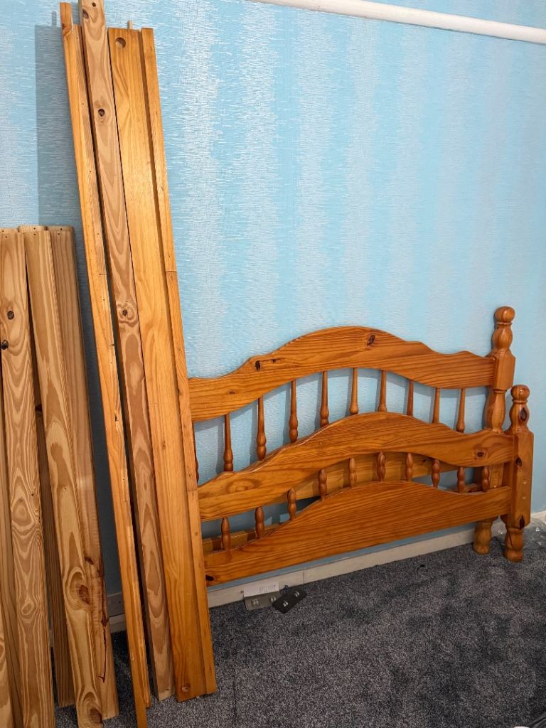 Double pine bed