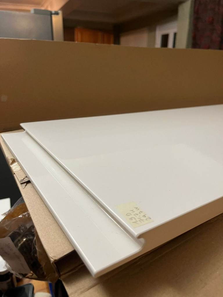 Handless kitchen cabinet door white gloss 