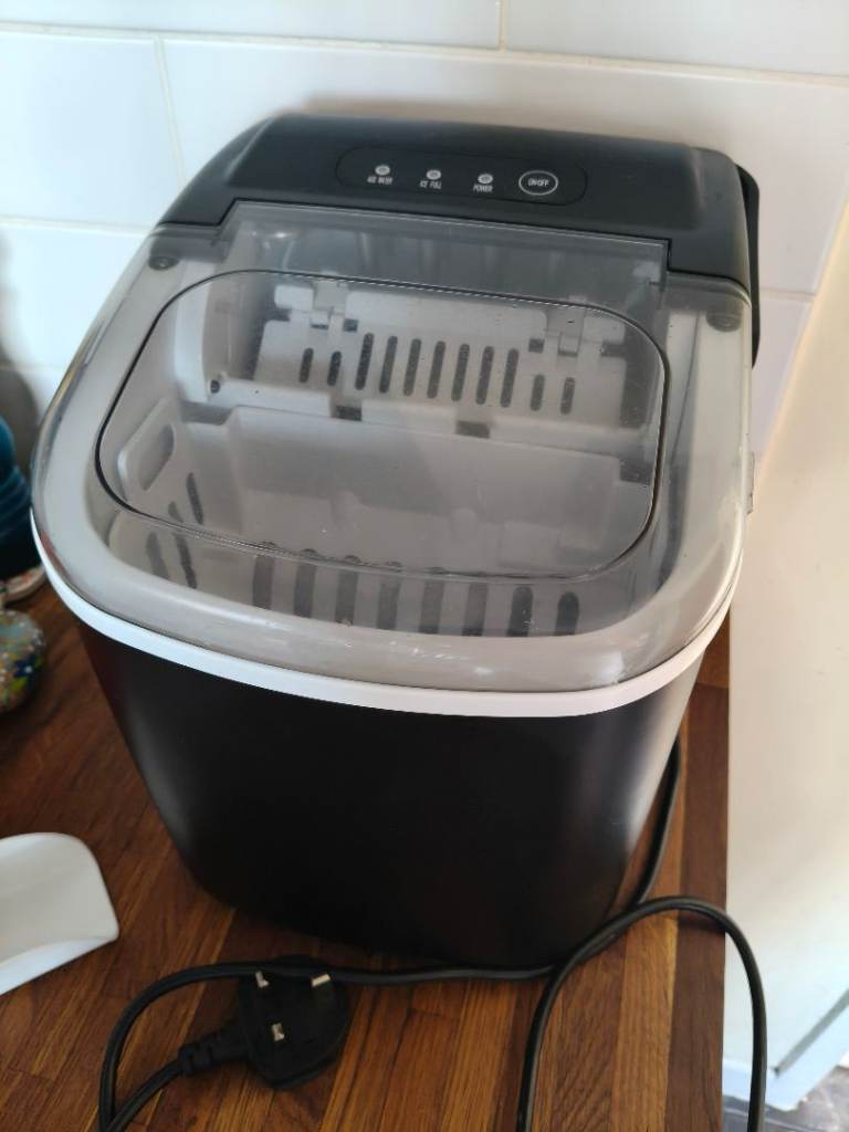 Ice maker 