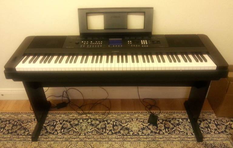 Yamaha DGX650 digital piano