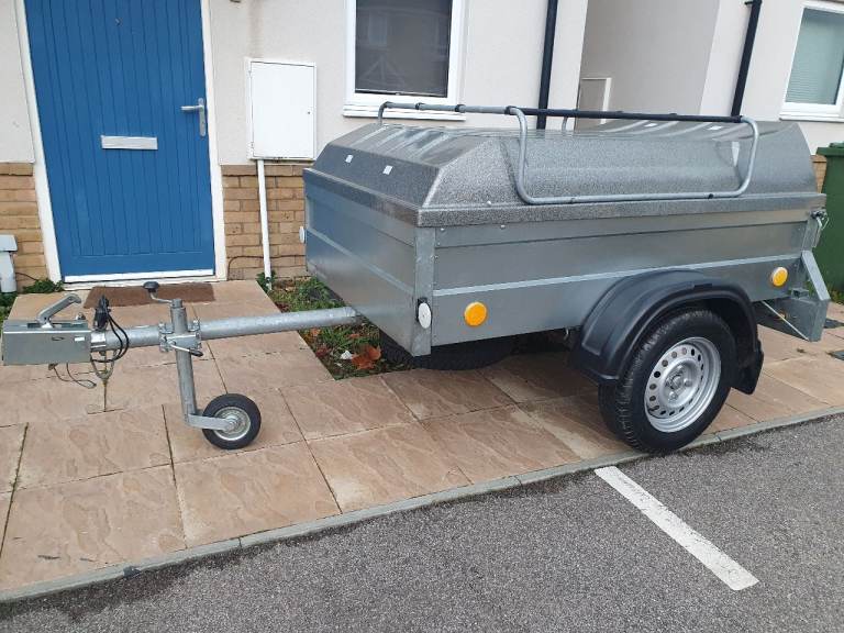 Agados 6x4 Trailer with lockable hard top and roof rack 