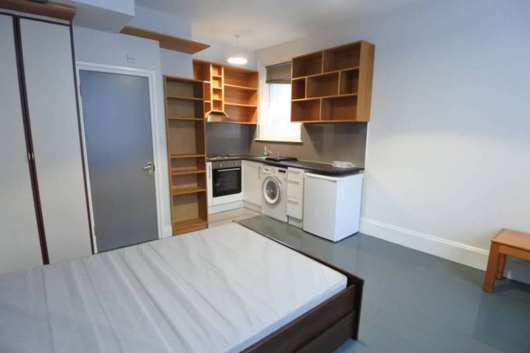 STUDIO FLAT HEMSTAL ROAD WEST HAMPSTEAD NW6