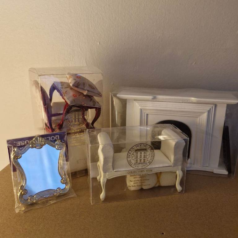 Dolls House Miniature Furniture (Assorted)