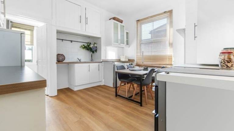 4Min walk only to 🚉 🛍️ 🍷 🍝 Peaceful Chiswick
