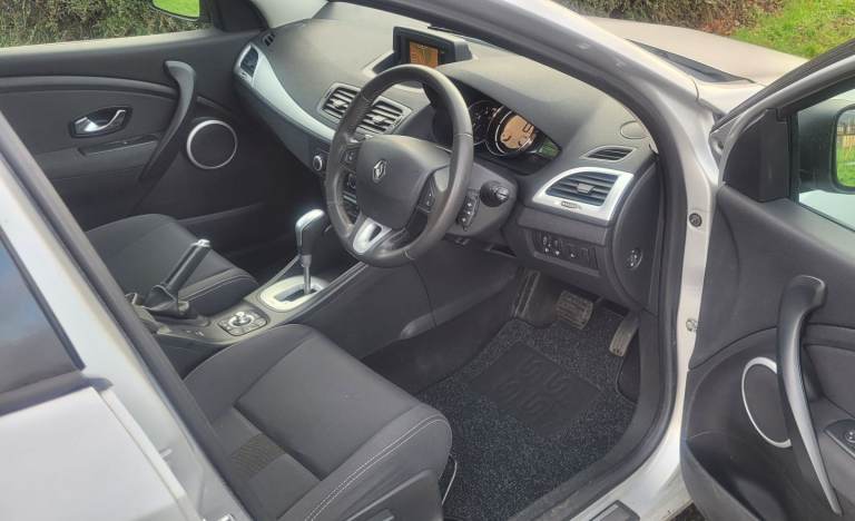 2011 Renault Megane AUTOMATIC 