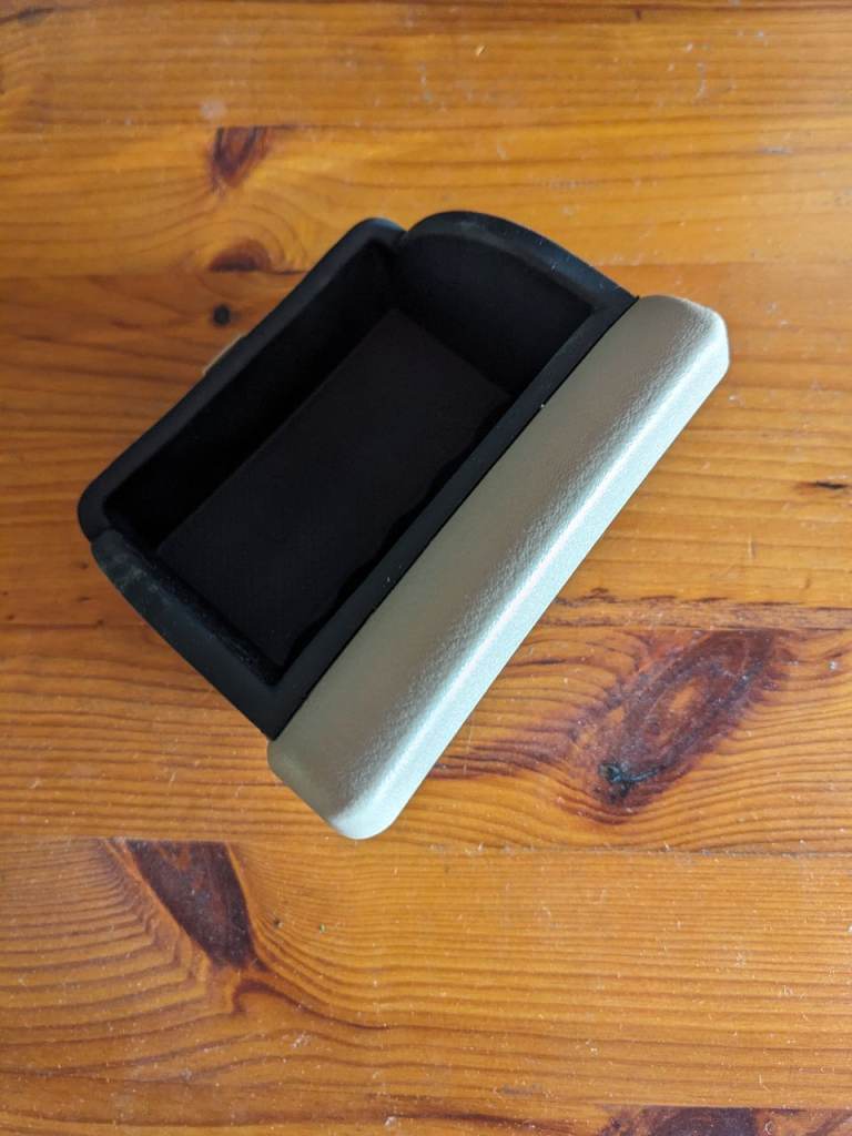 Genuine Honda Accord Mk7 Beige Driver's Side Coin Box 77750-SDC-Y0 OEM