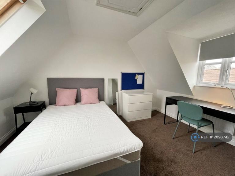 1 bedroom in Hatcher Crescent, Colchester, CO2 (#2898742)