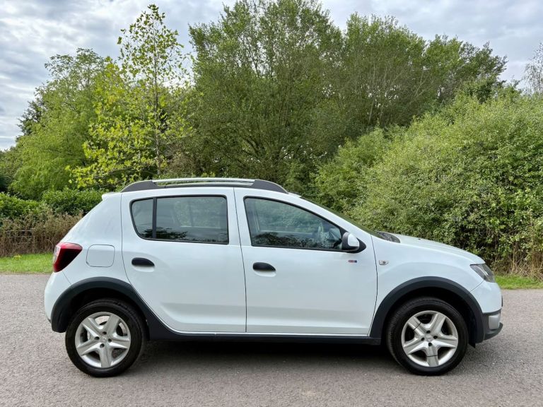 2014 Dacia Sandero Stepway 1.5 dCi Laureate 5dr HATCHBACK Diesel Manual