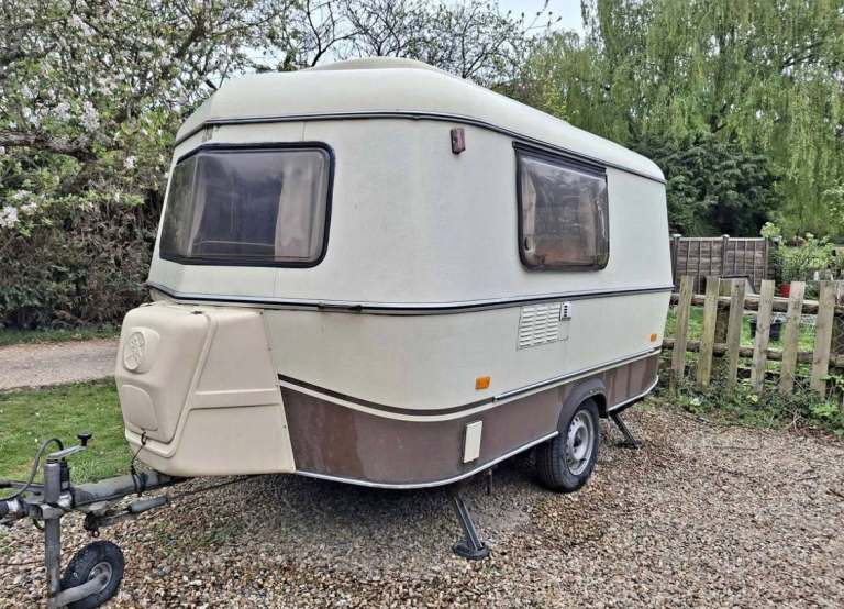 Eriba Familia Caravan