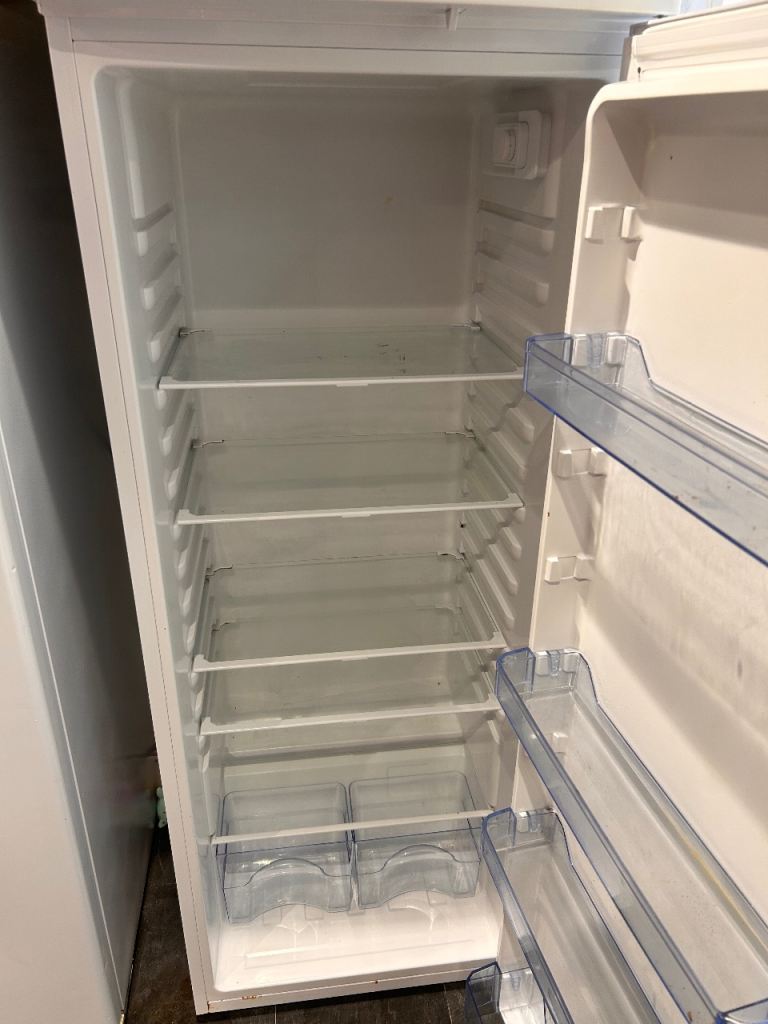 Swan fridge x 3