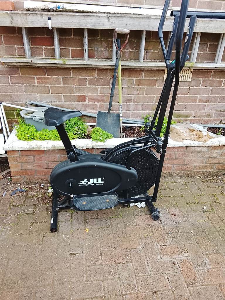 Cross trainer 