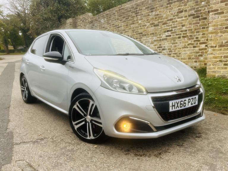 PEUGEOT 208 1.2 PureTech GT Line 2016