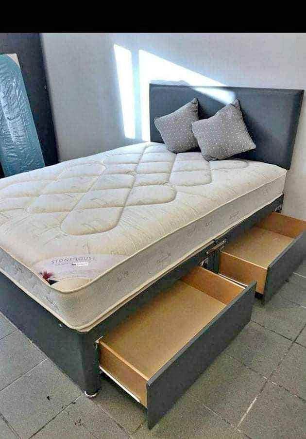👍small double size bedframe with memory and sprung mattress✌