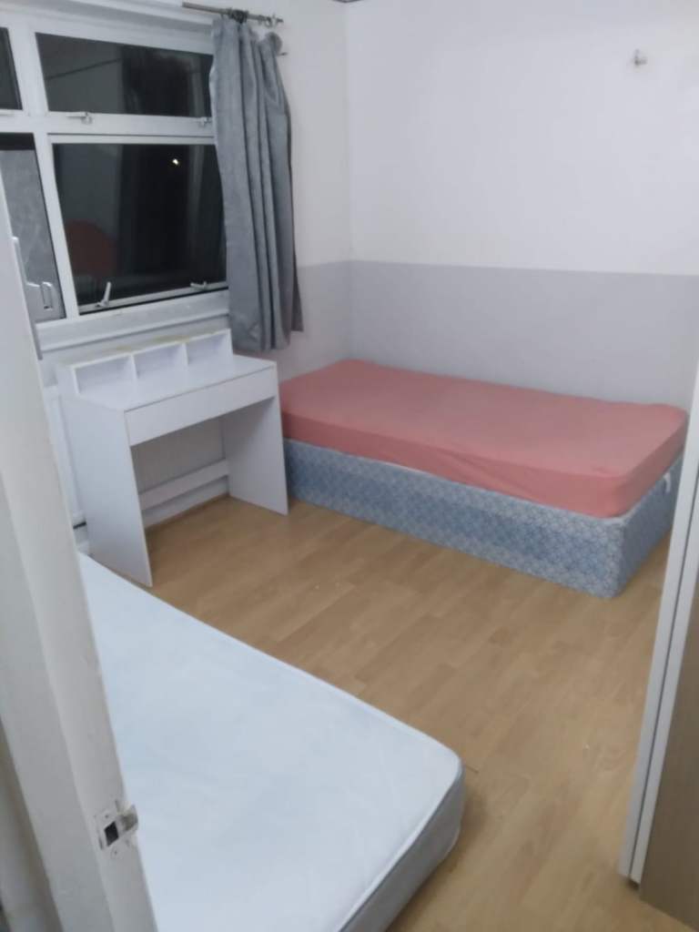 Double room to share in 400 
