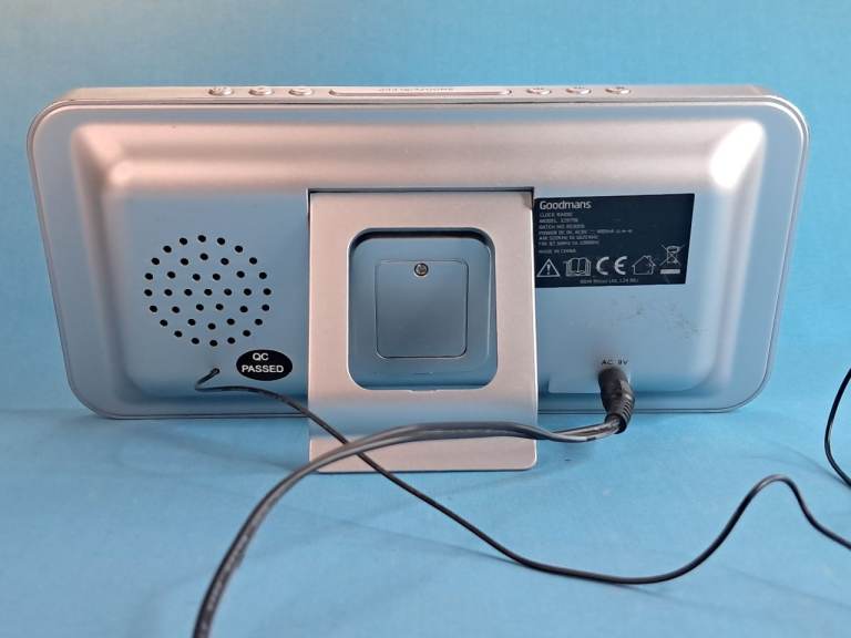 These are a Goodmans branded digital alarm clock radio in work condition. 