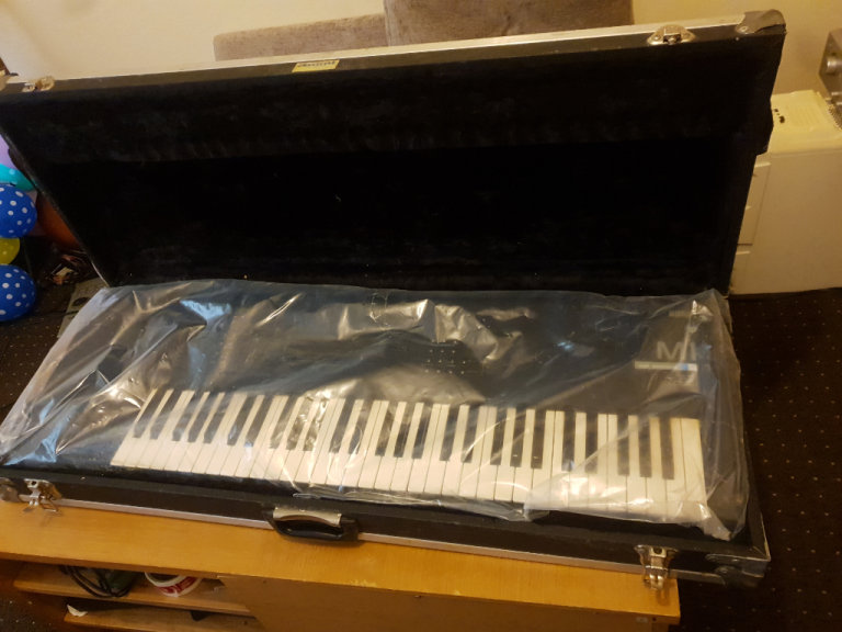 KORG M1 WITH FLIGHT CASE, IN GOOD WORKING, HASN'T BEEN USED FOR AGES COLLECTION ONLY