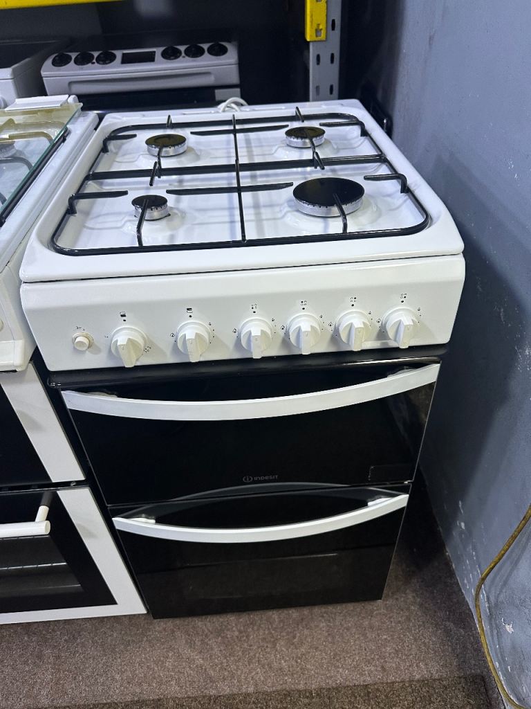 Indeist white good condition 50cm gas cooker with oven and grill 