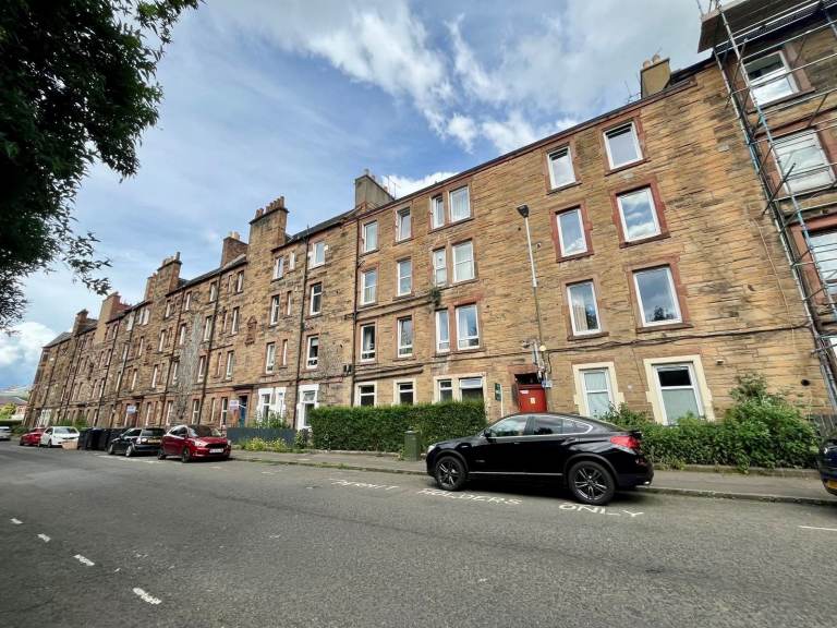 Newly decorated, spacious one bedroom furnished flat, Wheatfield, Gorgie 