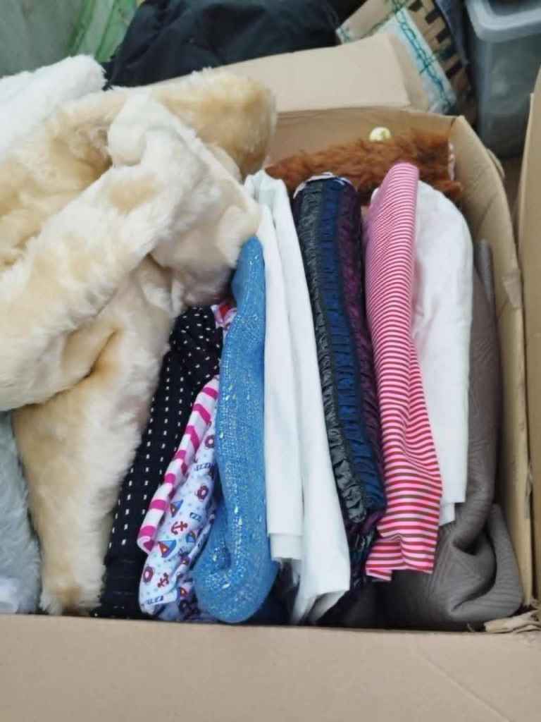 4 very large boxes of sewing 🧵 fabric all large pieces selling all together