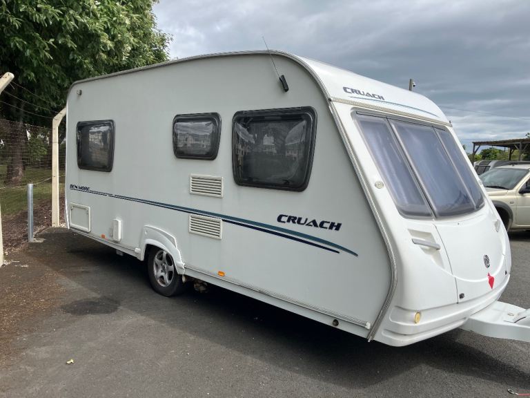 2007 4 berth Caravan cruach with fix double bed 